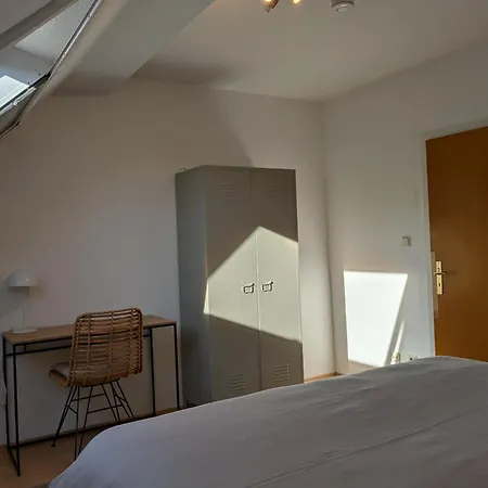 Helle Dachgeschosswohnung Mit Aussicht *