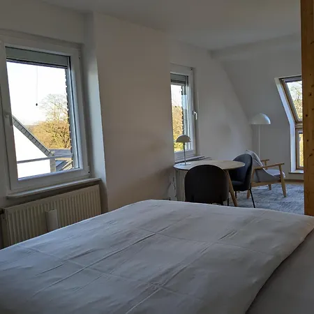 Helle Dachgeschosswohnung Mit Aussicht *